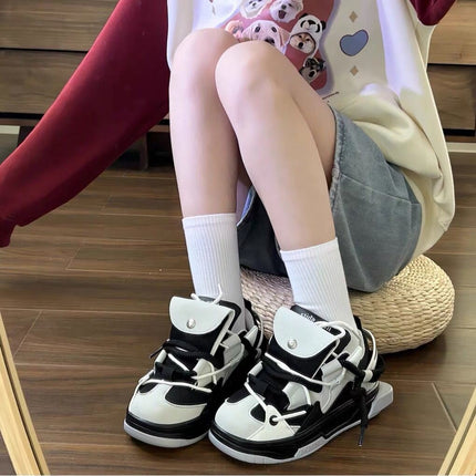 2024 New versatile casual niche design retro sneakers Korean style ins Street shooting men and women couple sneaker