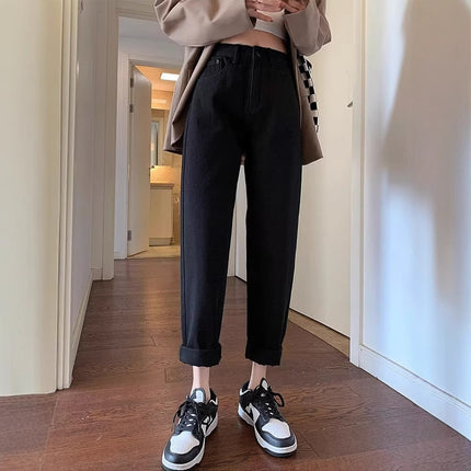 2025 Spring and Autumn New Black Loose Harlan Jeans Women's Nine-point Slim Pear-shaped Figure Turnip Pants