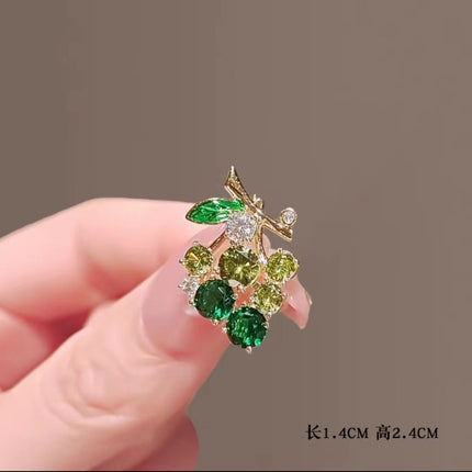 Mini Exquisite Grape Small Pin Elegant All-match Suit Brooch Cute Anti-light Fixed Buckle Women's Pressage Flap Purple