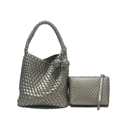 PU Woven Bucket Bag Ball Charm Women / Sac Seau Tressé PU Pompon Femme