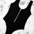 Black / M
