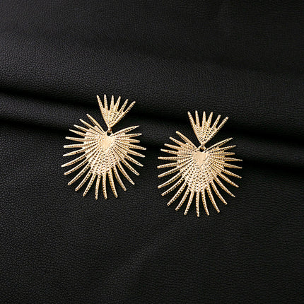European and American Retro Exaggerated Golden Leaf Earrings, Cut Out Butterfly Ginkgo Earrings, Accessible Luxury Personalized Earrings