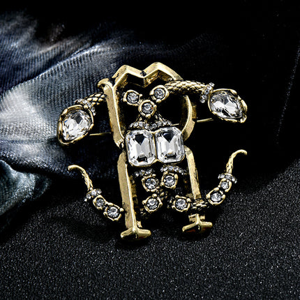 Niche Antique Double Snake Crystal Brooch for Women, Vintage Jewelry with a Light Luxury Design, Palace-Style Crystal Zodiac Double Snake Brooch