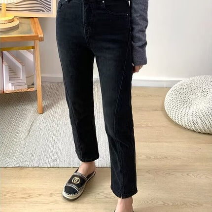 Autumn and Winter New fleece-lined Pear-shaped Body Pants Women's plus size High Waist Slimming Skinny Foot Straight Pipe Fashionable Jeans