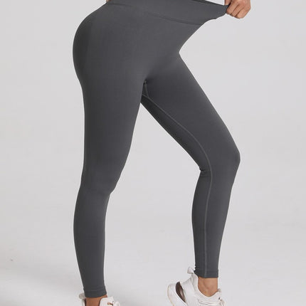 Europe and the United States new no embarrassment line peach hip seamless fitness yoga pants back V waist hip tight sports pants
