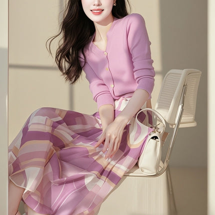 Early Autumn Outfit 2024, Cool and Unique Salt-Style Trendy Mini Skirt Two-Piece Set for Women, Height-Enhancing, Fashionable and Versatile