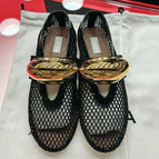 Black / 35