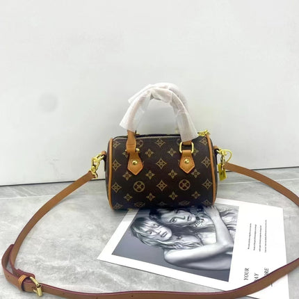 This year's popular mini bag women's 2025 spring and summer new portable pillow bag all-match super hot shoulder messenger bag