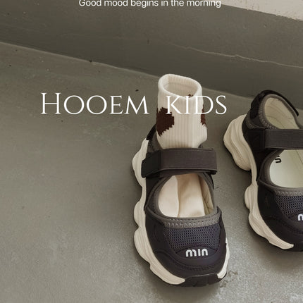 2024 Summer Shallow Mouth Sneakers Girls Breathable Velcro Sports Sandals Girls Non-slip Baotou Daddy Sandals