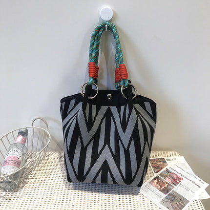 Niche design black and white diamond knitted tote bag handbag casual versatile large capacity messenger bag factory direct sales
