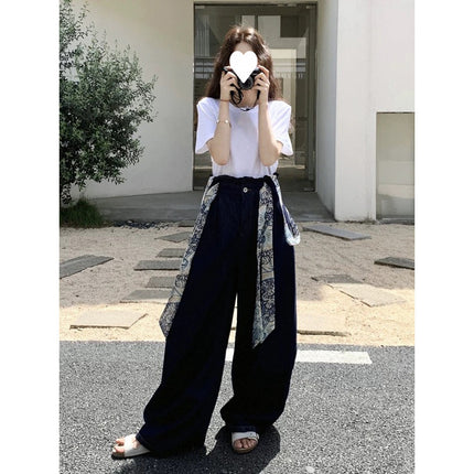Cool and Stylish T-Shirt and Floral Denim Overalls Set for Women, Summer Outfit, Elegant and Classy Two-Piece Set with a High-End Feel