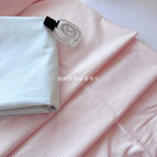 Pink grid (small)