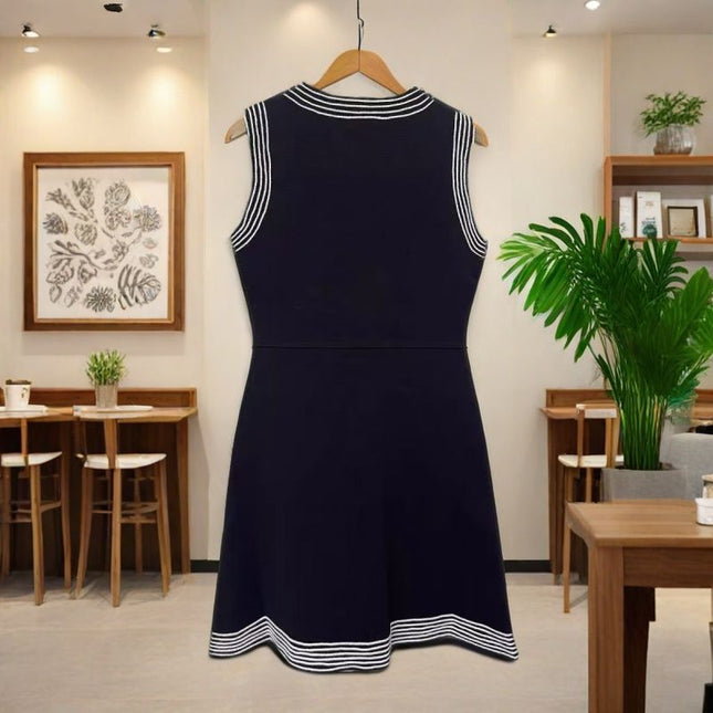 SD Home 2025 French Niche Early Autumn Fragrant Style Celebrity Single-breasted Crewneck Sleeveless Contrast Knitwear dress