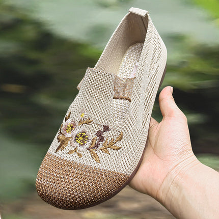2023 Summer new old Beijing cloth shoes women's casual breathable middle-aged mother ethnic embroidered shoes wholesale