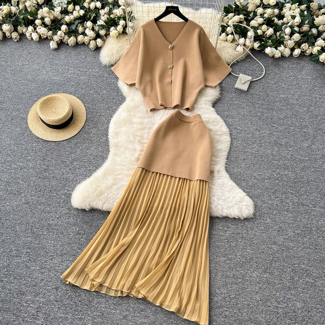 2025 Loose Short-Sleeved V Neck Top, High-Waisted Pleated Long Skirt, Two-Piece Set, Fashionable and Elegant Skirt Set