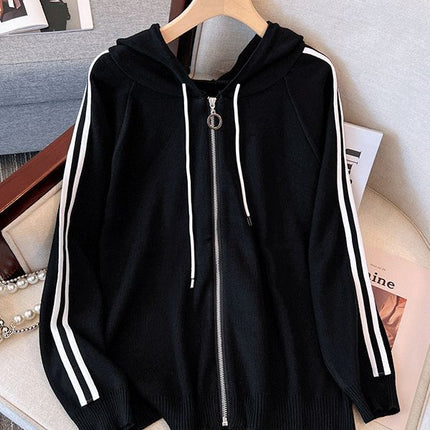 Autumn Outfit with a Complete Set of Casual Sports Suit for Women, Featuring a Slimming and Figure-Flattering Hooded Sweatshirt and Wide-Leg Pants with Contrasting Colors