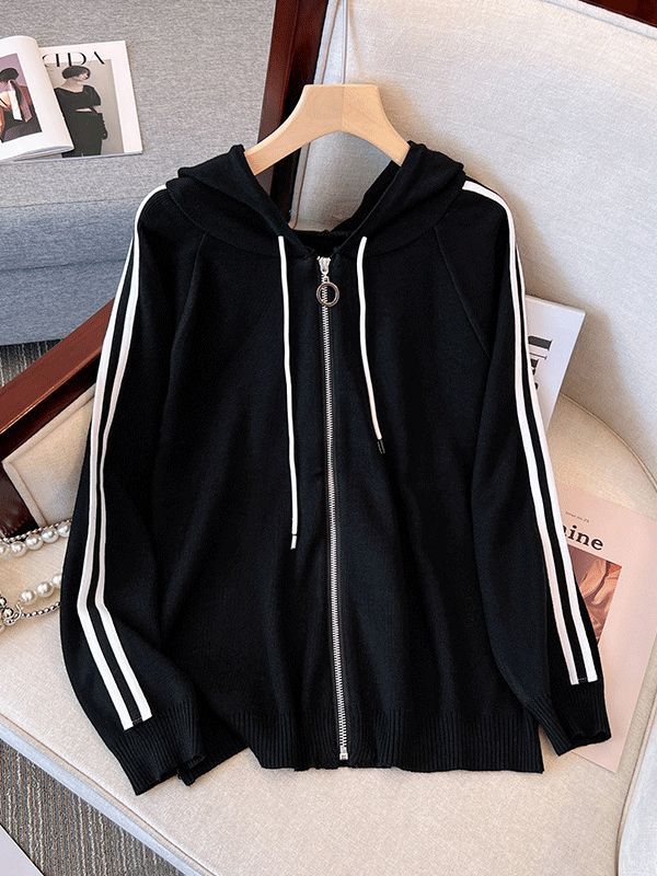 Autumn Outfit with a Complete Set of Casual Sports Suit for Women, Featuring a Slimming and Figure-Flattering Hooded Sweatshirt and Wide-Leg Pants with Contrasting Colors