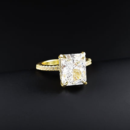 Amazon European and American Cross-border Ice Flower Cut Light Luxury Niche High-end Design Ring for Women Super Flash r7233