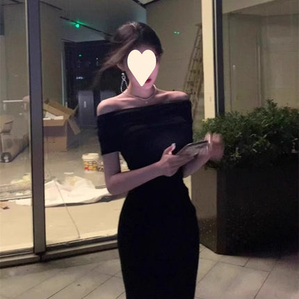 High-Cold Royal Sister Wear Black One-Line Collar Dress for Women with Summer Elegant, Slimming Look and Hip-Hugging Long Skirt