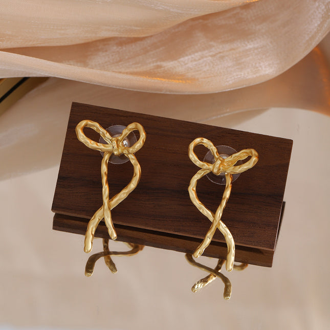 European and American Style Simple Elegant Metal Wind Ring Earrings Retro Exaggerated Irregular Electroplating High-grade Earrings for Women