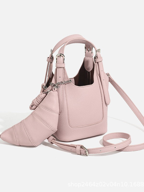 PU Croissant Bucket Bag / Sac Seau Croissant PU