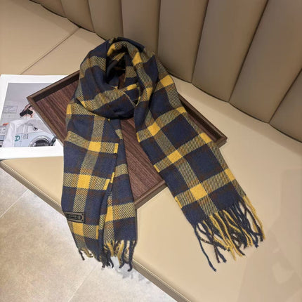 Classic Small Plaid Scarf for Women, New Winter Retro British Style, Warm Neck Protection, Cold-Proof, Thickened Trendy