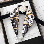 17-Five leaf clover black and white (Diamond silk scarf)