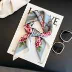 Chain rose blue / 68X68cm