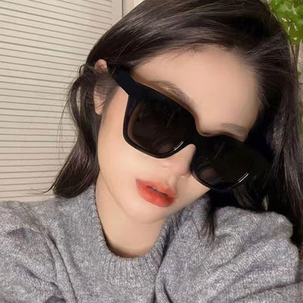 Women's Sunglasses Classic Elegant Ultra-light Sunglasses Men's Tiktok Internet Popular Explosions Sunglasses Stall
