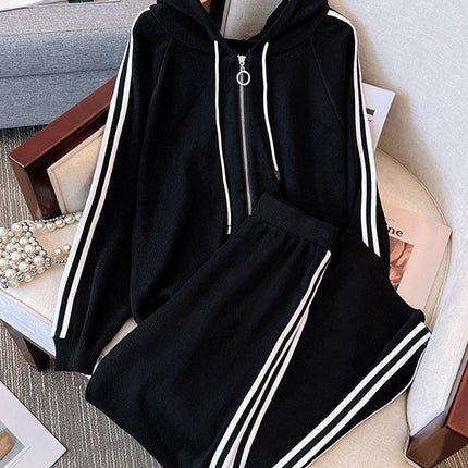 Autumn Outfit with a Complete Set of Casual Sports Suit for Women, Featuring a Slimming and Figure-Flattering Hooded Sweatshirt and Wide-Leg Pants with Contrasting Colors