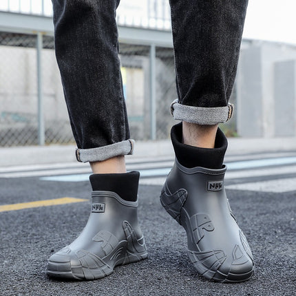 2025 New Waterproof Shoes Outdoor Trendy Rain Shoes Wear-resistant Kitchen Take-out Rubber Shoes Men's Non-slip Warm Cover Shoes