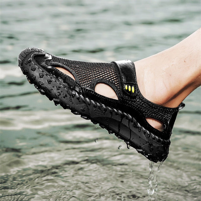2025 New Mesh Sandals Men's Summer Outdoor Thick-Soled Sandals Outdoor Sports Breathable Toe-Cap Beach Shoes
