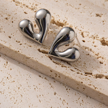 Korean and Japanese Trendy Earrings Sweet Niche Stud Earrings Personality Heart-Shaped Design Earrings Retro Simple Ear Accessories