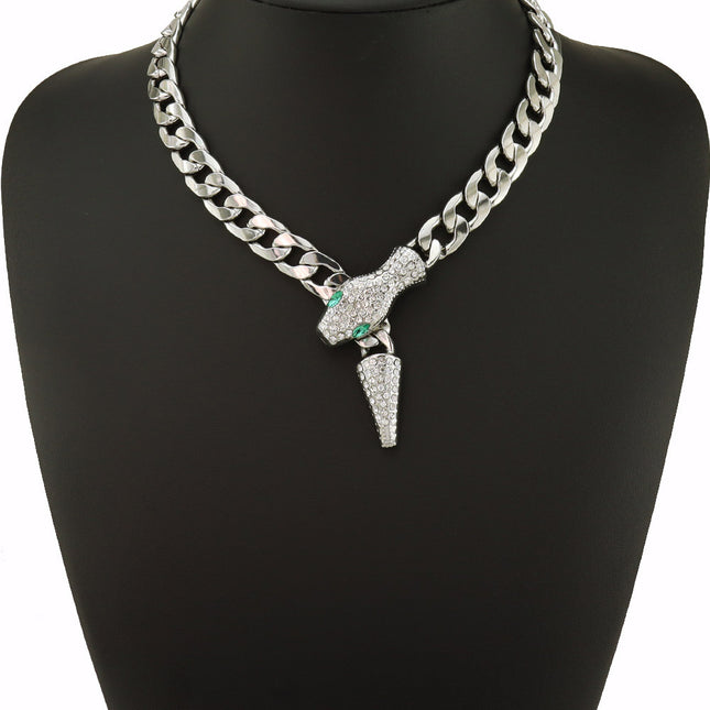Ins Style Light Luxury Short Diamond-encrusted Green Eyes Snake Head Adjustable Magnetic Buckle Fragmented Bone Chain Necklace Distinctive Design Necklace