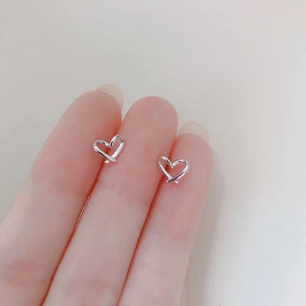 2025 New Style Earrings with a Unique Design, High-End Feel, Versatile for Everyday Wear, Fashionable Earrings Wholesale, Ear Studs for Women, Ear Cartilage Studs