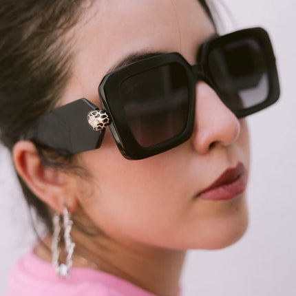 Snake head wide leg sunglasses 2025 new European and American fashion box sunglasses street photo sunglasses ladies high-end sense