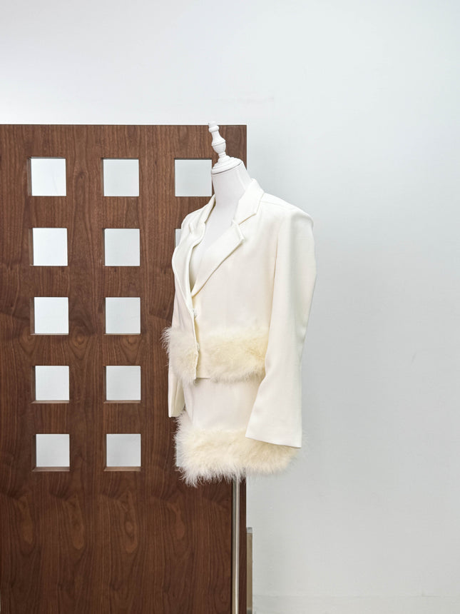 European and American Niche Design, Chanel-Style Single-Breasted Blazer with High-Waisted Fur-Trimmed Hem Skirt Set for Women