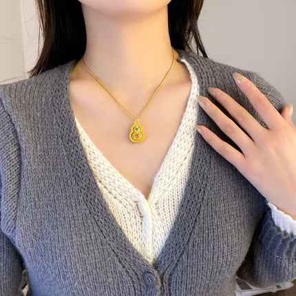 Gold-Plated Necklace for Women, Vintage Fashion Versatile Pendant with a High-End Design Sweater Chain Clothing Accessory