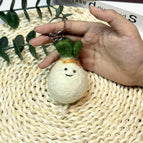 Fresh white fat radish with mud (1 piece)