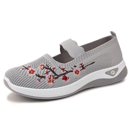 Old Beijing Style Women's Shoes, New Versatile Shallow Mouth Soft Sole Comfortable Slip-On Casual Embroidered Mother Shoes for Women