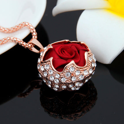 Autumn and winter high-grade rose pendant decorative necklace women's clothes pendant sweater chain long versatile accessories trendy