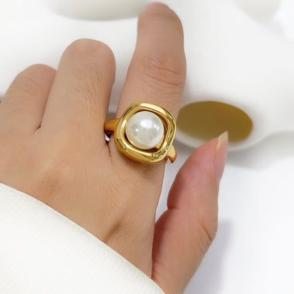 Cross-border new style light luxury fashion titanium steel inlaid pearl 18K gold Waterproof high texture elegant all-match women's ring