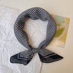 Comparable to small grids black / 58x58cm