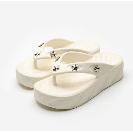 New Style Thick-Soled Flip-Flops for Women's Summer Outer Wear Rivets Fashion Internet Celebrity Five-Pointed Star Beach Sandals Non-Slip Slippers