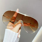 Gold frame gradient tea