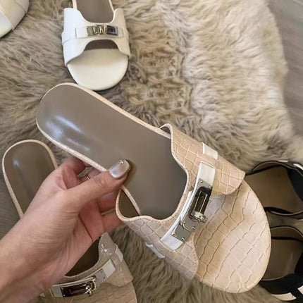In-Stock Sheepskin Buckle Crocodile-Pattern Commuting High-Heeled Sandals for Women, Chunky Heel, Soft Sole, Light Luxury Style