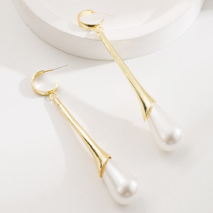 Europe and the United States hot new drop shaped pearl temperament earrings versatile fashion long high quality silver pin earrings earrings