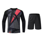 Black top + black shorts / 20 yards