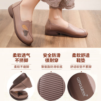 Mom's Shoes for Middle-Aged Women 2026 New Style Non-Slip Flat Comfortable Spring and Autumn Soft-Soled Leather Shoes for Middle-Aged and Elderly People