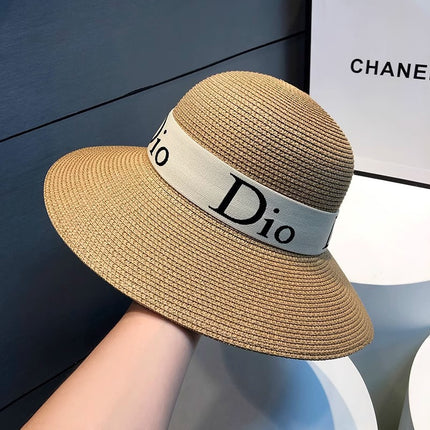 [Great Value] French Style Socialite Flat Top Hat 2025 New Summer Elegant Pearl String Sunshade Woven Straw Hat